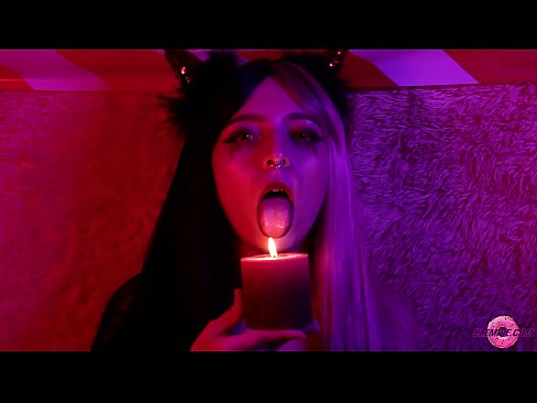 ❤️ Μια παθιασμένη πίπα από ένα σέξι Succubus με ένα σπέρμα στο στόμα της. ❤️ Σούπερ σεξ ❌️