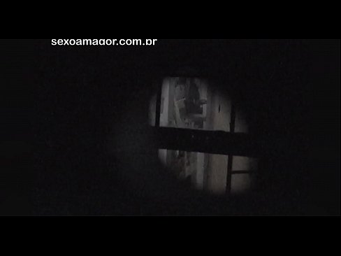 ❤️ Ξανθιά κοπέλα βιντεοσκοπήθηκε κρυφά από ηδονοβλεψία της γειτονιάς κρυμμένο πίσω από κούφια τούβλα ❤️ Σούπερ σεξ ❌️
